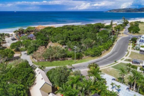 Black on Belongil Beach Byron Bay